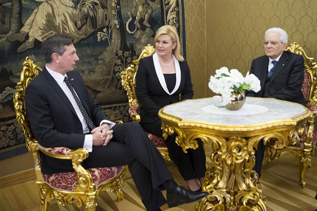 Il Presidente Sergio Mattarella e la Presidente della Croazia, Kolinda Grabar Kitarović (al centro) con il Presidente della Repubblica di Slovenia Borut Pahor