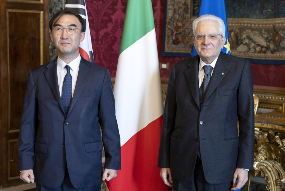 Mattarella con Seong-ho Lee, nuovo Ambasciatore della Repubblica di Corea