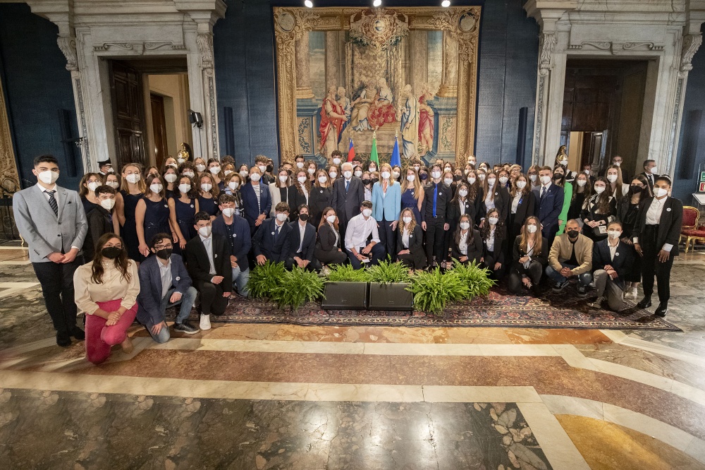 Presidenti Mattarella e Metsola incontrano rappresentanza studenti delle scuole ambasciatrici del Parlamento Europeo