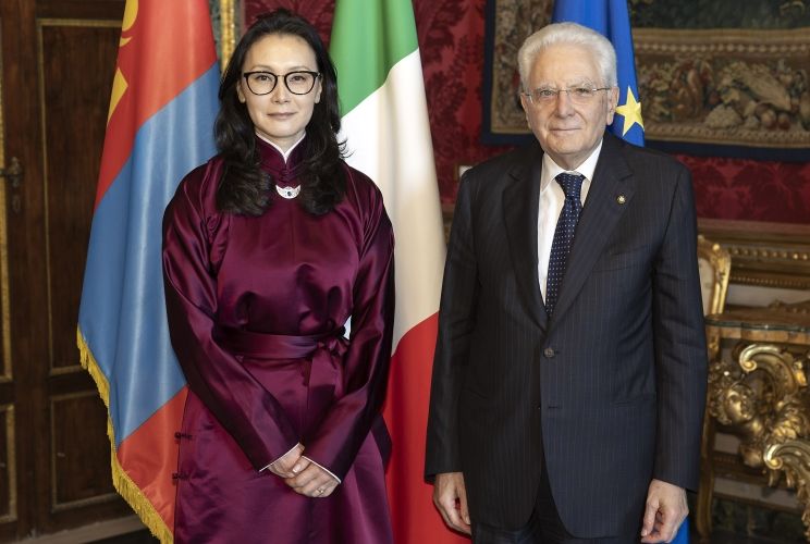 Presidente Sergio Mattarella con Dansran Bulgan, ambasciatore di Mongolia - foto: Quirinale