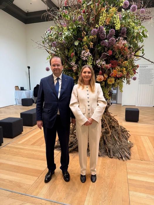 Amb. Alexey Paramonov e Anastasia Karneeva, Commissario Padiglione della Russia - foto: Social
