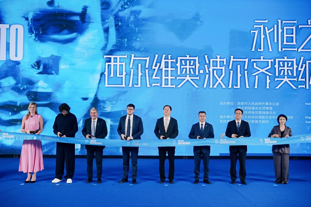 Cina: inaugurata a Chengdu mostra "Timeless" di Silvio Porzionato - foto: Consolato