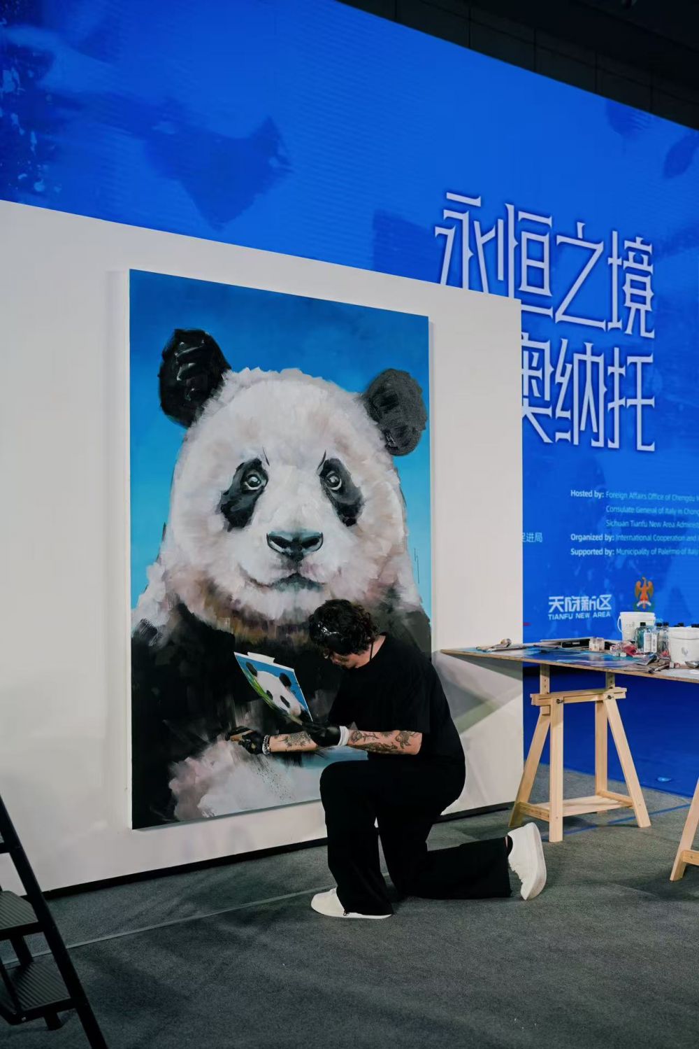 Cina: inaugurata a Chengdu mostra "Timeless" di Silvio Porzionato - foto: Consolato