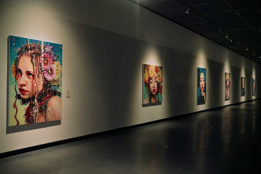 Cina: inaugurata a Chengdu mostra "Timeless" di Silvio Porzionato - foto: Consolato