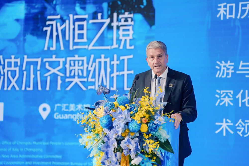 Cina: inaugurata a Chengdu mostra "Timeless" di Silvio Porzionato - foto: Consolato