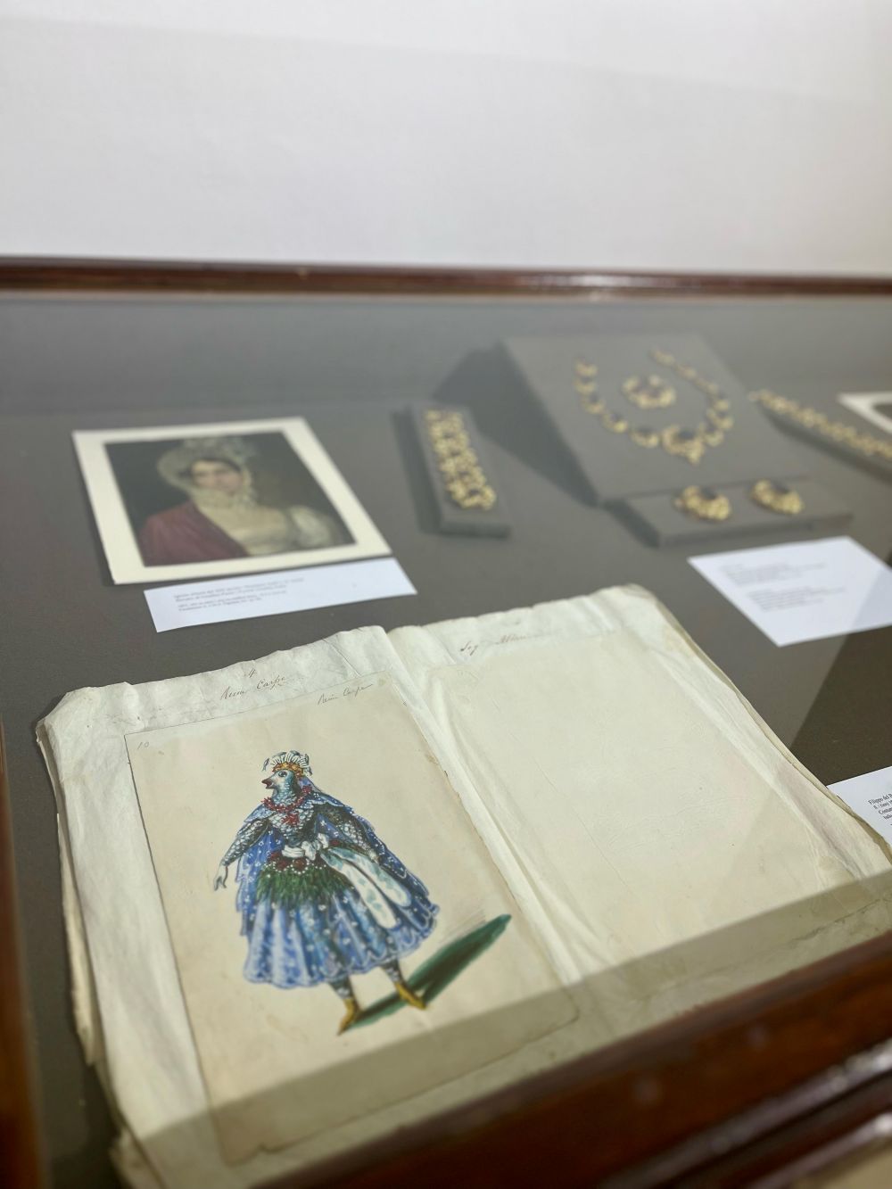 IIC Praga: inaugurata "Neapolis 2500", prestigiosa collezione Fondazione Pagliara - foto: IIC Praga
