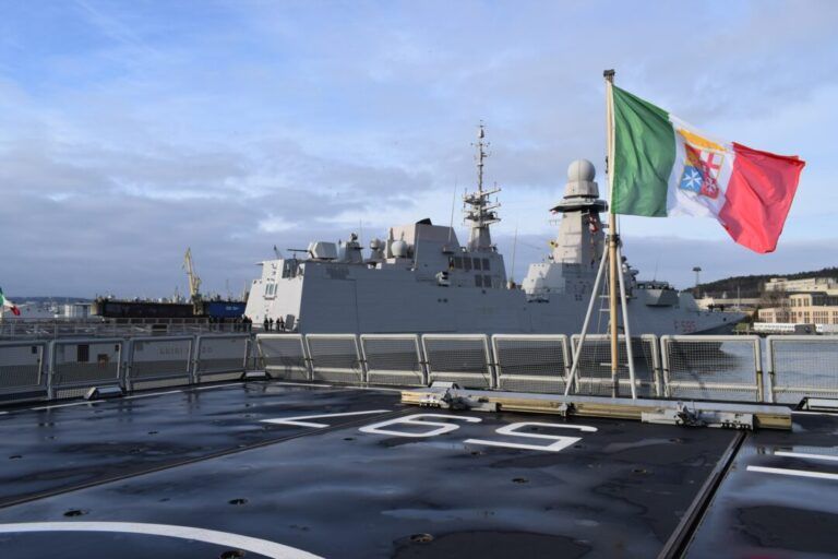 Nave Marceglia e Nave Rizzo in navigazione
