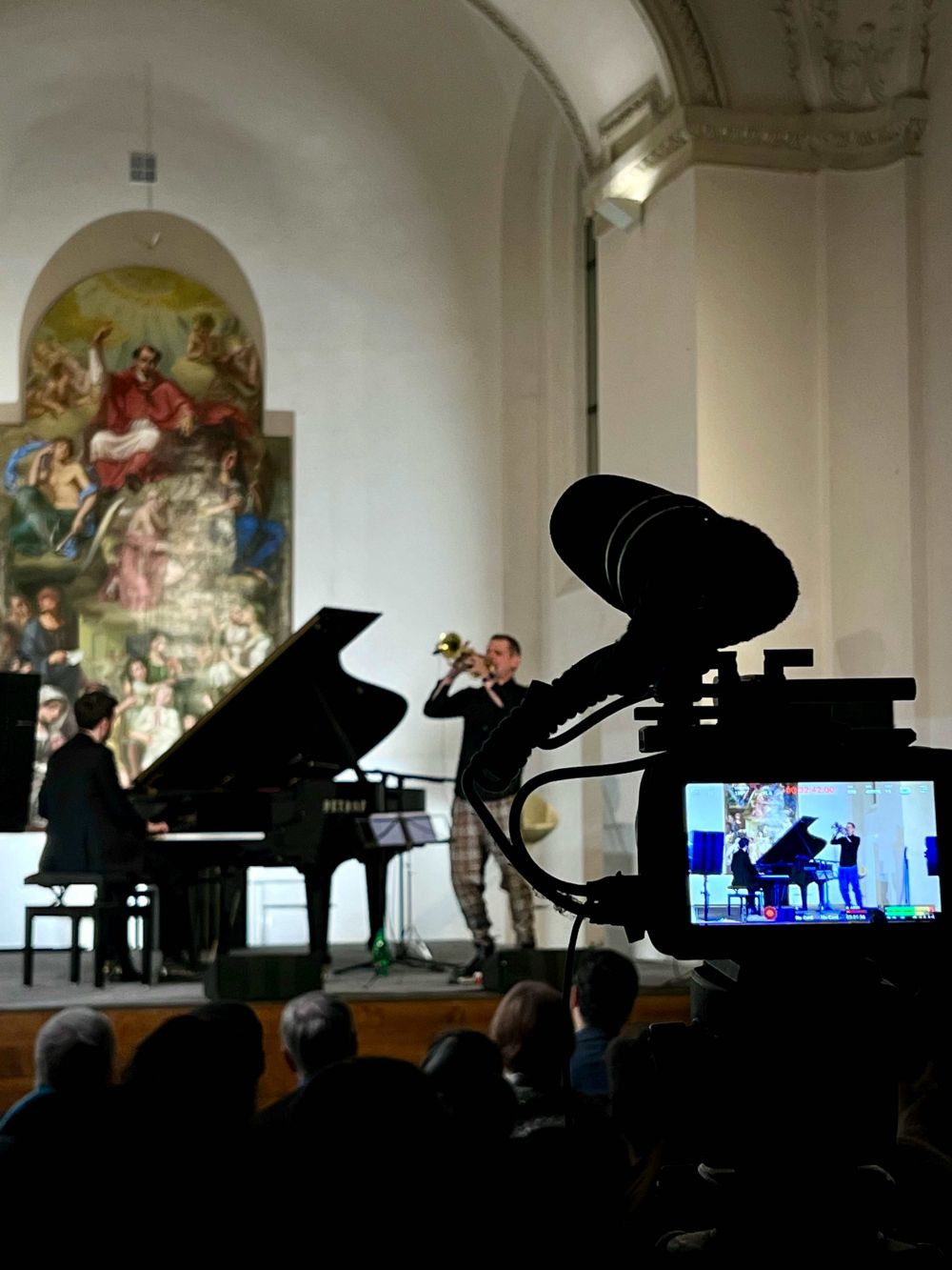 IIC Praga: &ldquo;Il cielo &egrave; pieno di stelle&rdquo;, concerto tributo a Pino Daniele - foto: IIC Praga