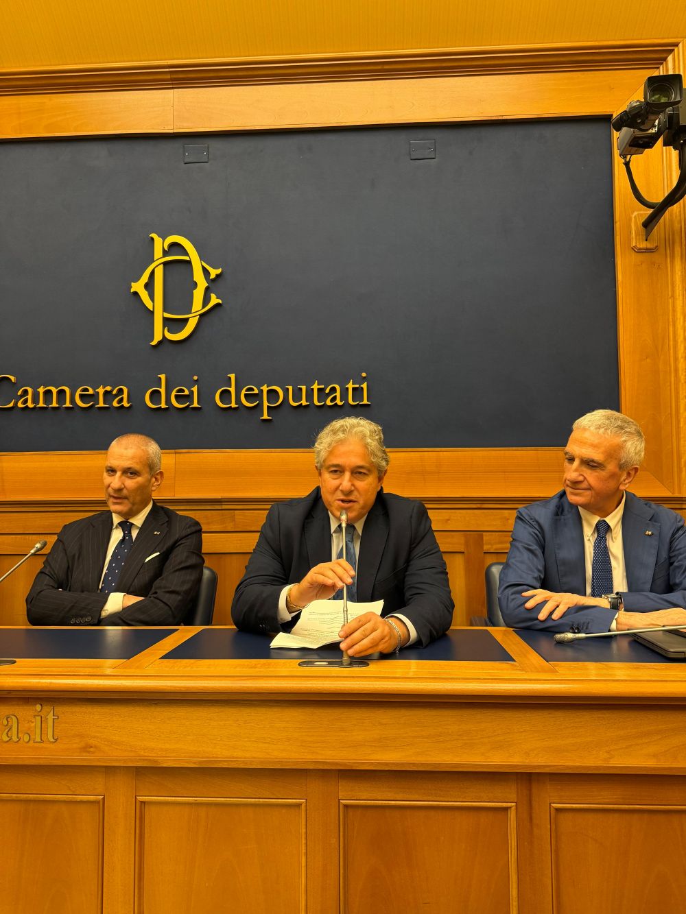 On. Andrea Di Fiuseppe, prof. Antonio Giordano, on. Luciano Ciocchetti - foto: Ufficio Stampa