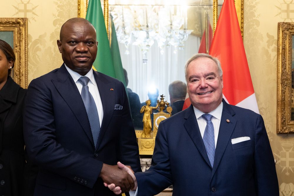Il Gran Maestro con il presidente del Gabon - foto: Ufficio Stampa SMOM