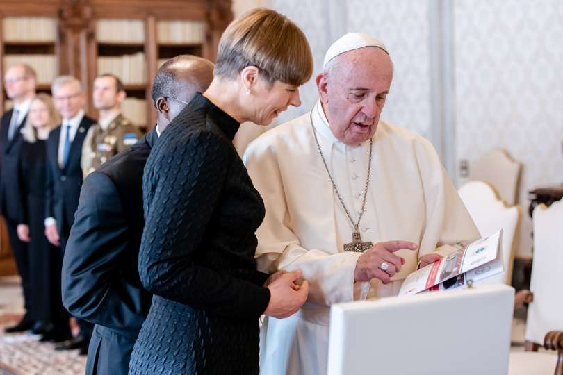 Papa Francesco con la presidente di Estonia Kersti Kaljulaid