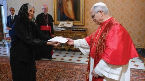 Il Pontefice con amb. Patricia Leonor Comandari Zanotti