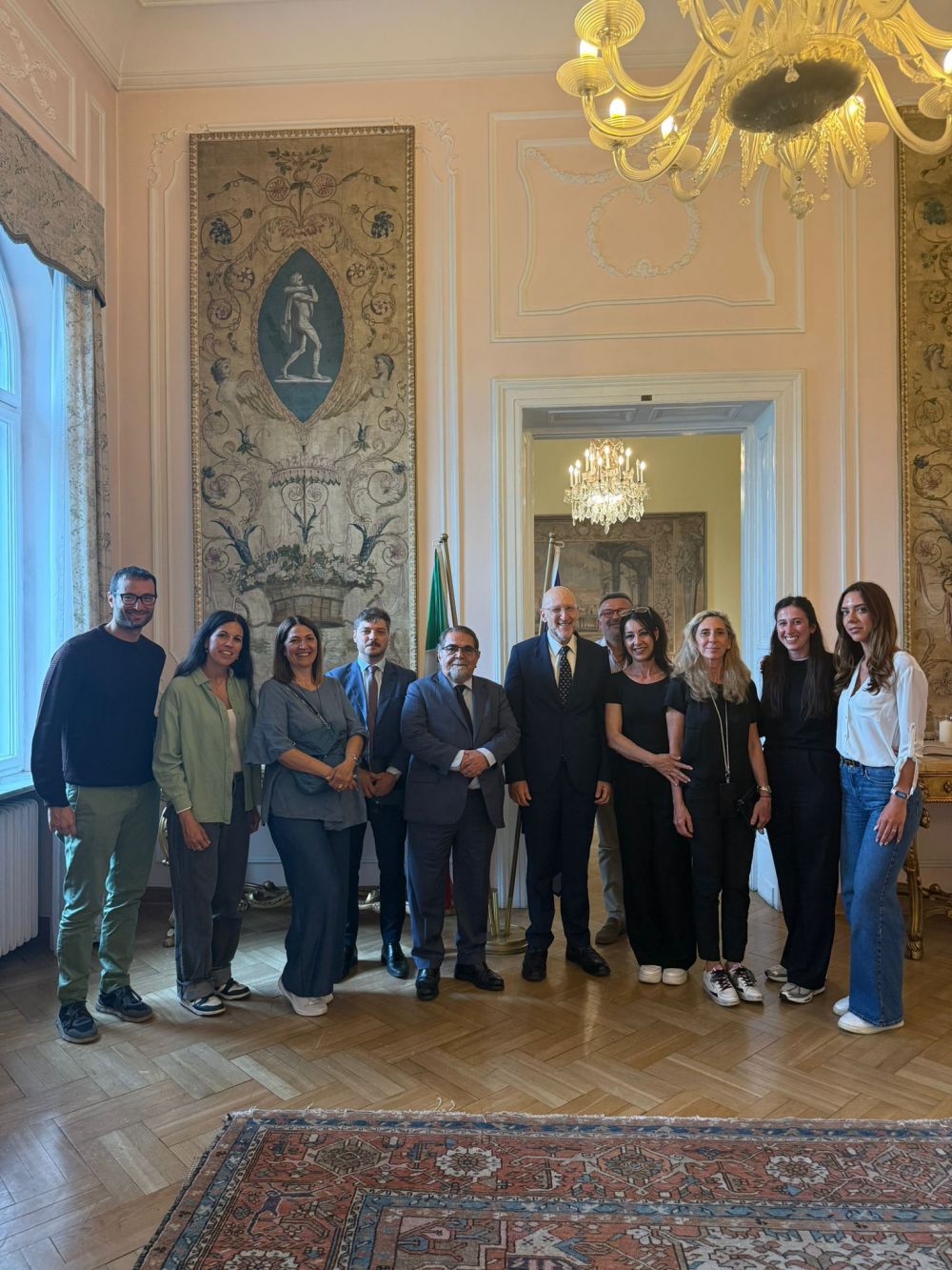Polonia: amb. Franchetti Pardo con studenti ISTAO e prof. Baldassarri - foto: Ambasciata
