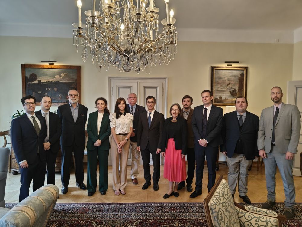 Amb. Gaudiano con giornalisti cechi - foto: Ambasciata