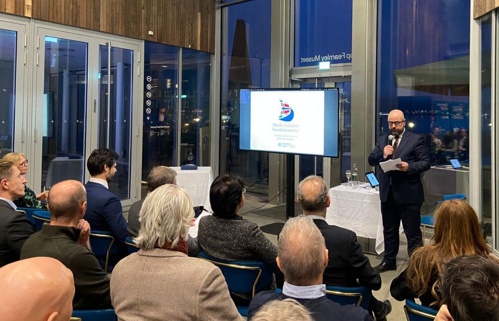 Amb. Nicoletti Norvegia al premio &ldquo;Italia Brillante&rdquo; a V&aring;r Energi (ENI)