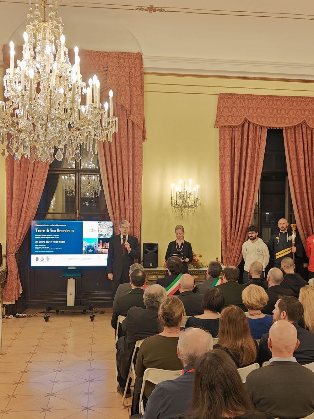 La presentazione in ambasciata