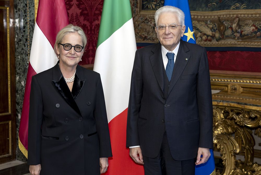 Presidente Sergio Mattarella con Elita Gavele, nuovo ambasciatore della Repubblica di Lettonia