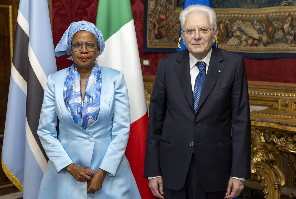 Presidente Sergio Mattarella con Mmasekgoa Masire – Mwamba, nuovo ambasciatore del Botswana