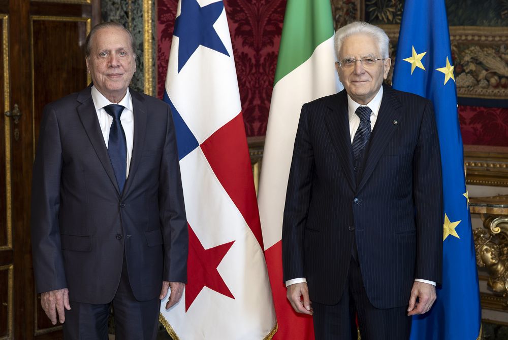 Presidente Sergio Mattarella con Winston Spadafora Franco, nuovo Ambasciatore di Panama