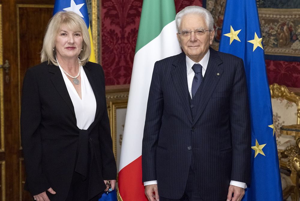 Presidente Mattarella con Amira Arifovic Harms, nuovo ambasciatore di Bosnia ed Erzegovina