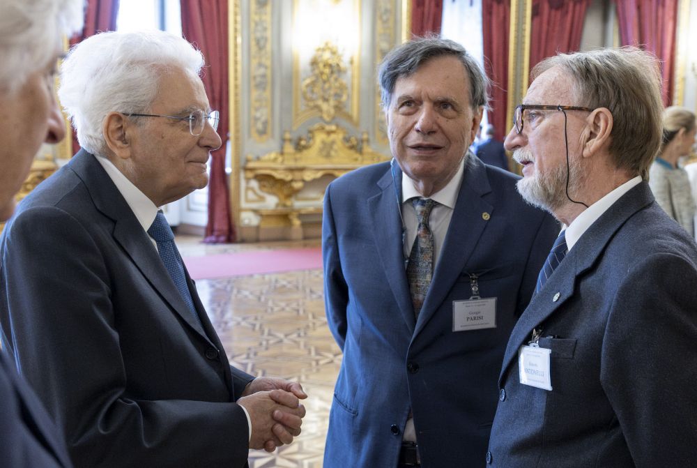Sergio Mattarella con il prof. Roberto e prof. Giorgio Parisi dell’Accademia Nazionale dei Lincei