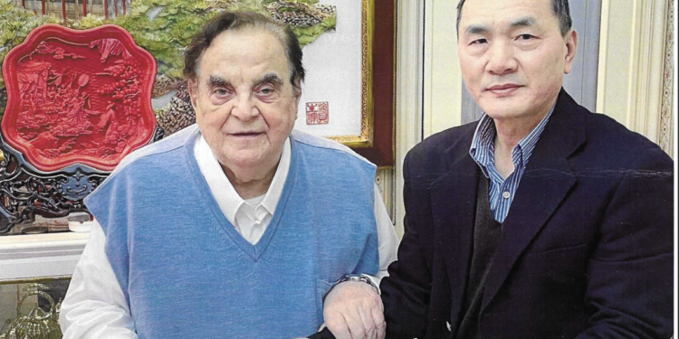 Da sin.: il prof. Giancarlo Elia Valori e l'amb. Ri Kwang Hyok