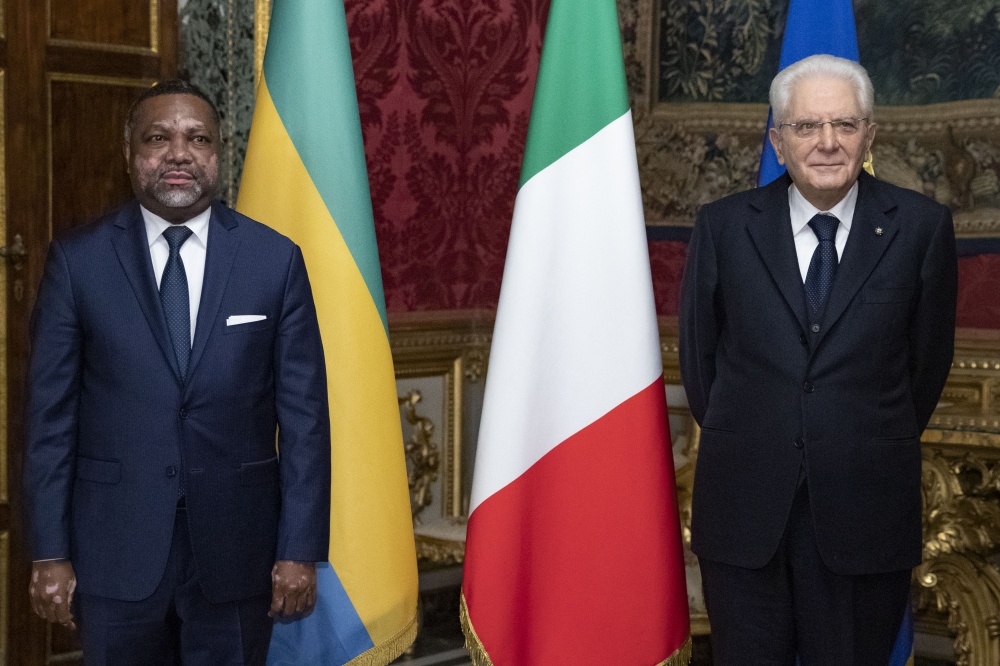 Sergio Mattarella con Flavien Enongoué, nuovo Ambasciatore della Repubblica Gabonese