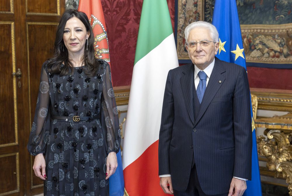 Sergio Mattarella con Mirjana Jeremić, nuovo Ambasciatore della Repubblica di Serbia