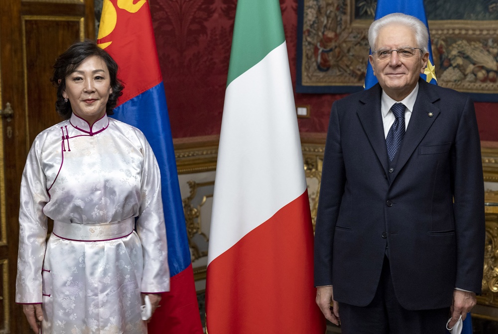 Sergio Mattarella con Tserendorj Narantungalag, nuovo Ambasciatore della Mongolia