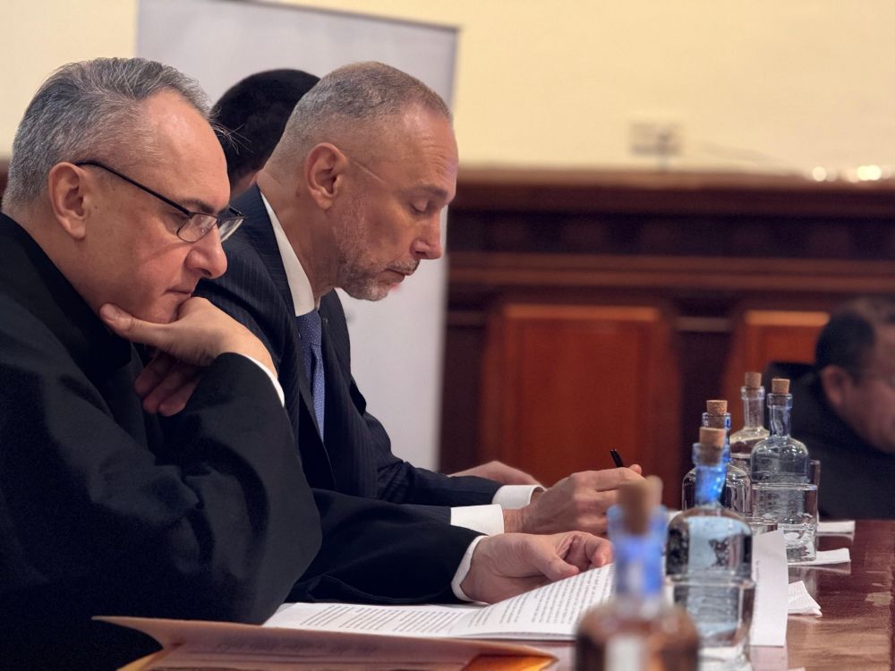 Amb. Davoli e card. Gambetti per 800 anni transito S. Francesco - foto: Ambasciata