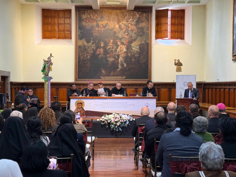 Amb. Davoli e card. Gambetti per 800 anni transito S. Francesco - foto: Ambasciata