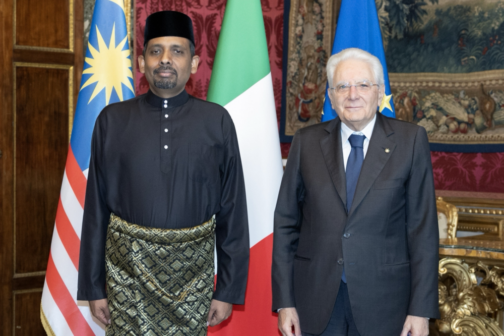 Il presidente Sergio Mattarella con l'amb. Shahabudeen bin Adam Shah, Malaysia - foto: Quirinale