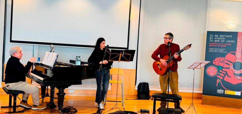 Instituto Cervantes Napoli: “Si me borrara el viento lo que yo canto”