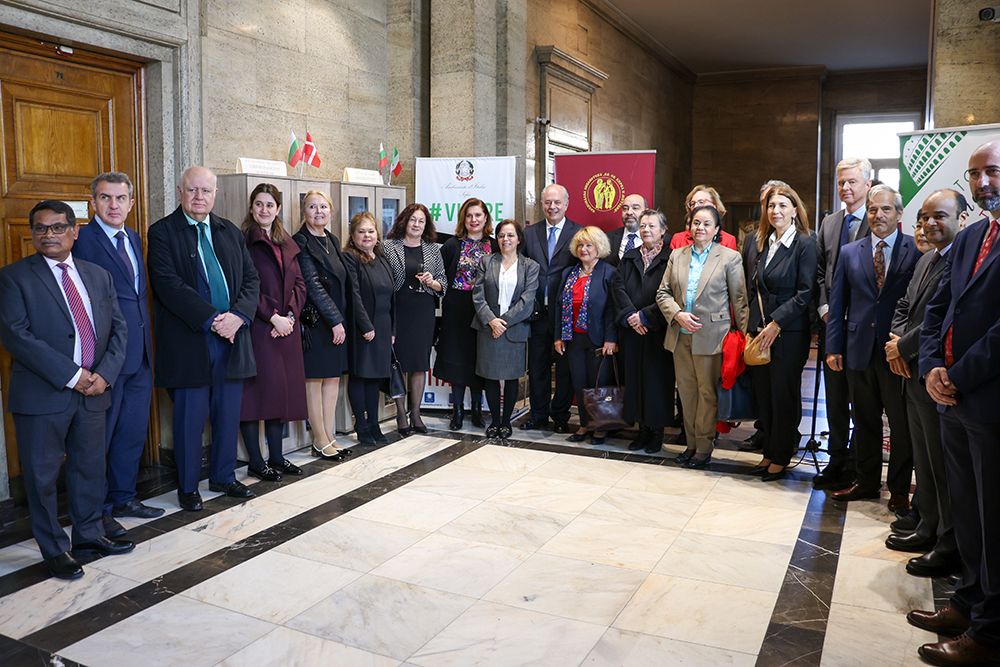 Inaugurazione Angolo Letterario italiano a Biblioteca Nazionale - foto: Ambasciata