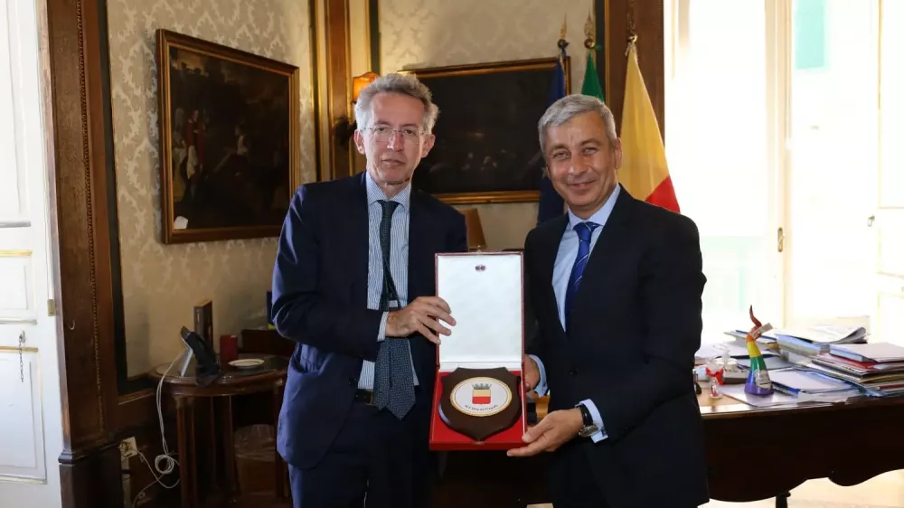 Armenia: amb. Karapetian ricevuto da sindaco di Napoli, Manfredi