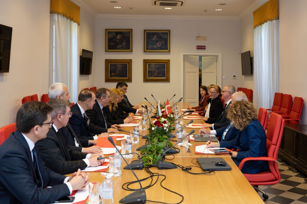 SMOM: Gran Commendatore Rosseau con presidente Assemblea Nazionale Bulgaria, Dotsova
