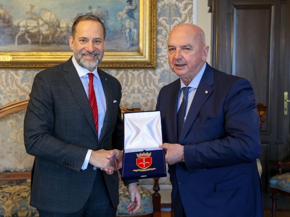 L'amb. Rendi ricevuto da Dipiazza, sindaco di Trieste - foto: Ufficio Stampa