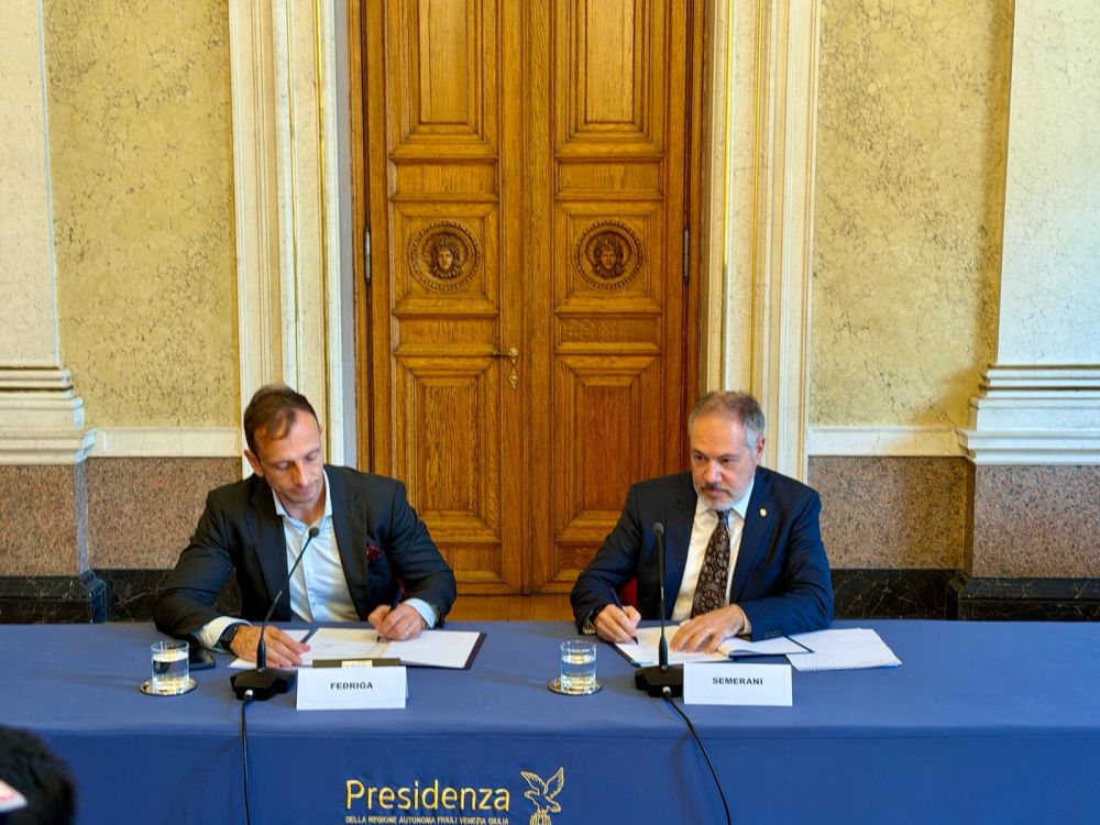 Presidente Massimiliano Fedriga e Alessio Semerani, decano del Corpo Consolare di Trieste - foto: ARC