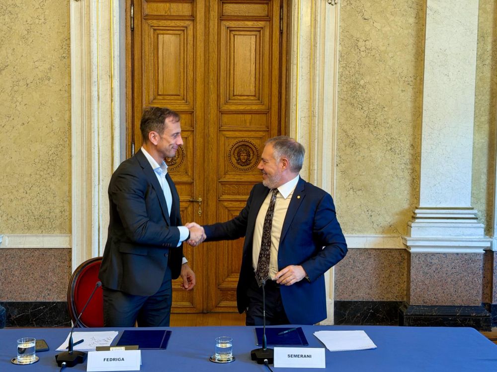 Presidente Massimiliano Fedriga e Alessio Semerani, decano del Corpo Consolare di Trieste - foto: ARC