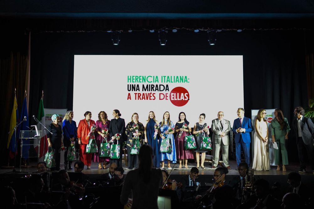 “Omaggio a eredità italiana: uno sguardo al femminile”