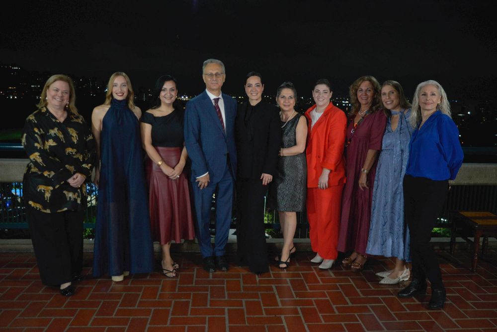 “Omaggio a eredità italiana: uno sguardo al femminile”