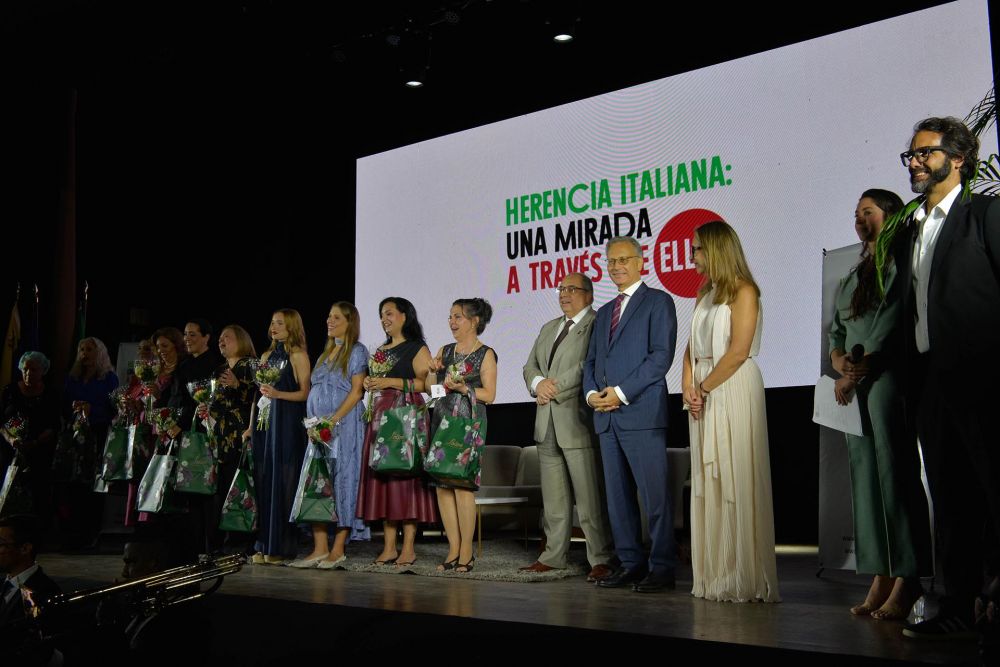 “Omaggio a eredità italiana: uno sguardo al femminile”