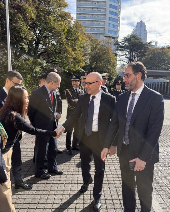 Giappone: cambio della guardia in ambasciata, arrivato amb. Mario Vattani