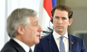 Il presidente del Parlamento europeo, Antonio Tajani, con il cancelliere Sebastian Kurz, dopo l´incontro a Vienna