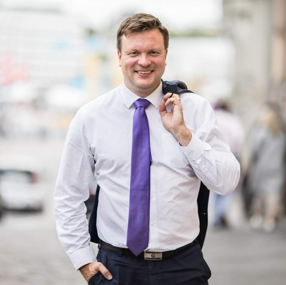 Il ministro finlandese per la Cooperazione allo Sviluppo e il Commercio Estero, Ville Skinnari