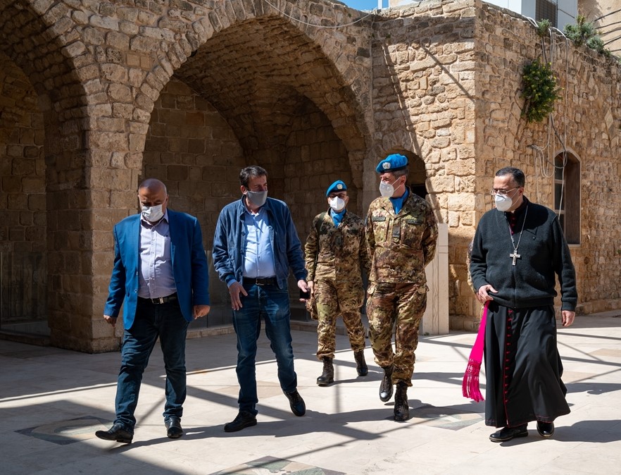 Visita del gen. Scalabrin al vescovo maronita di Tiro