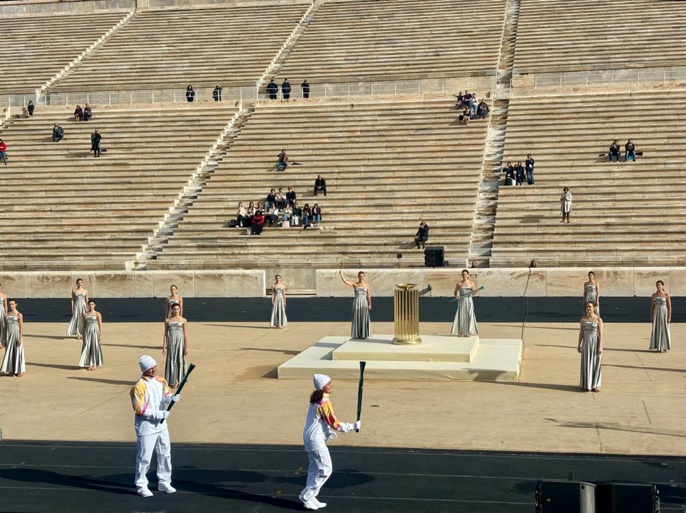 Olimpiadi Milano-Cortina, fiamma da Atene parte per Italia - foto: Ambasciata