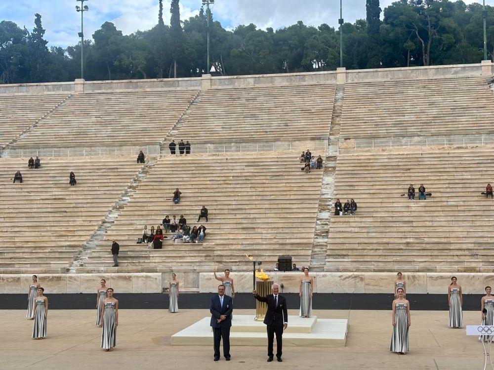 Olimpiadi Milano-Cortina, fiamma da Atene parte per Italia - foto: Ambasciata