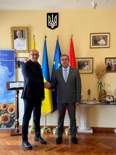 Alessandro De Biase con l'amb. Andrii Yurash