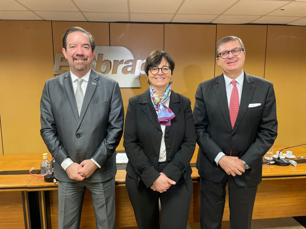 Presidente Celso Luiz Moretti, Maria Chiara Carrozza e amb. Francesco Azzarello